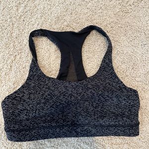 Lululemon Invigorate Bra size 10 - cups included